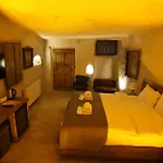 Kayaharman Cave Hotel *