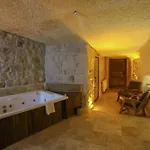 Kayaharman Cave Hotel *
